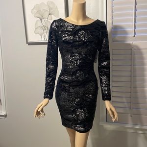 NWT sequin & velvet bodycon cocktail dress - Small